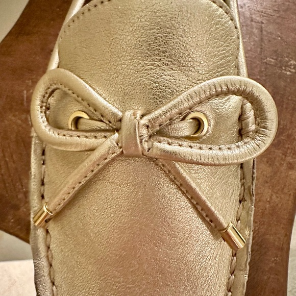 🎁New Aerosoles Gold Leather Moccasins 8🎁 - Picture 6 of 6